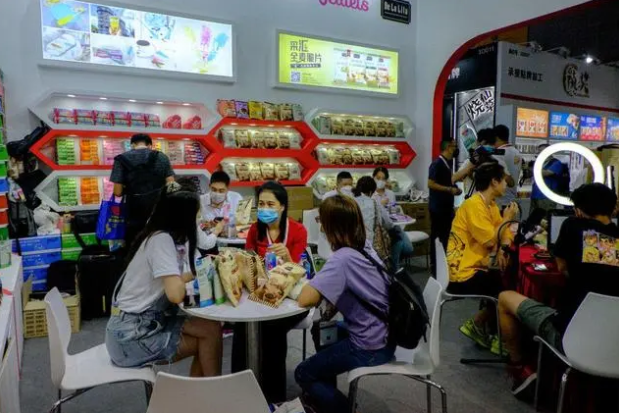 上海根旺携一带一路国家休食品牌，再度亮相中食展